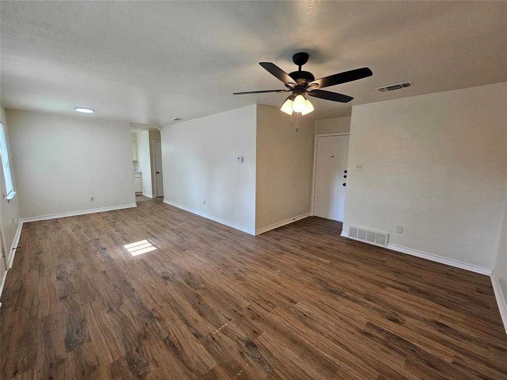 1812 Frances Dr - Photo 3 of 24