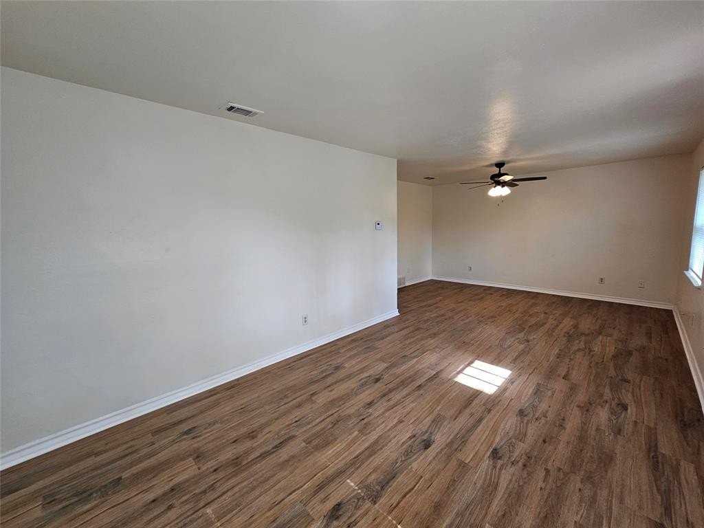 1812 Frances Dr - Photo 5 of 24