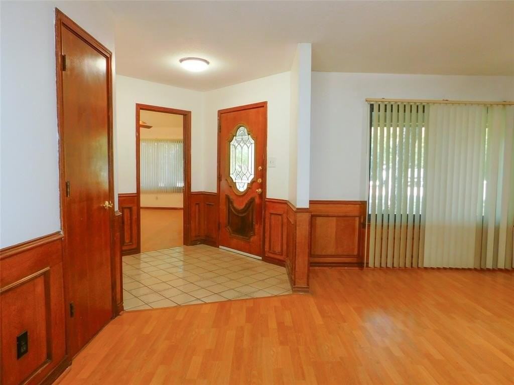 110 Carolyn Ln - Photo 4 of 30