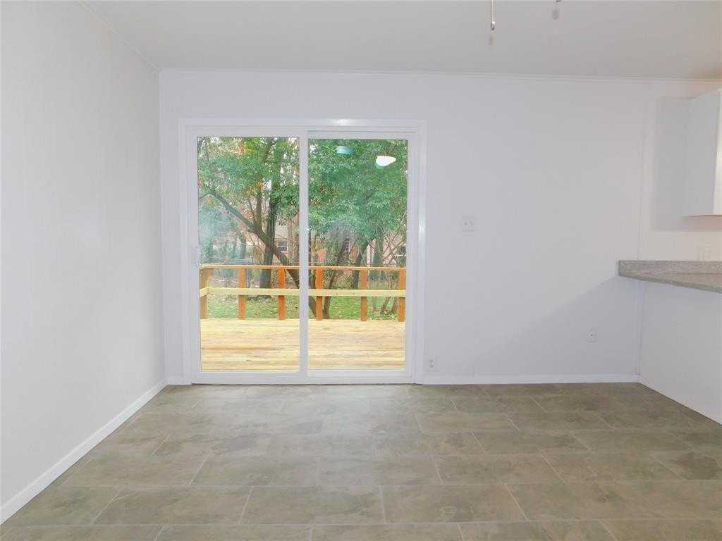 1918 Mohican St - Photo 6 of 19