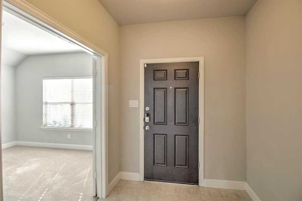 1925 Alton Way - Photo 5 of 27