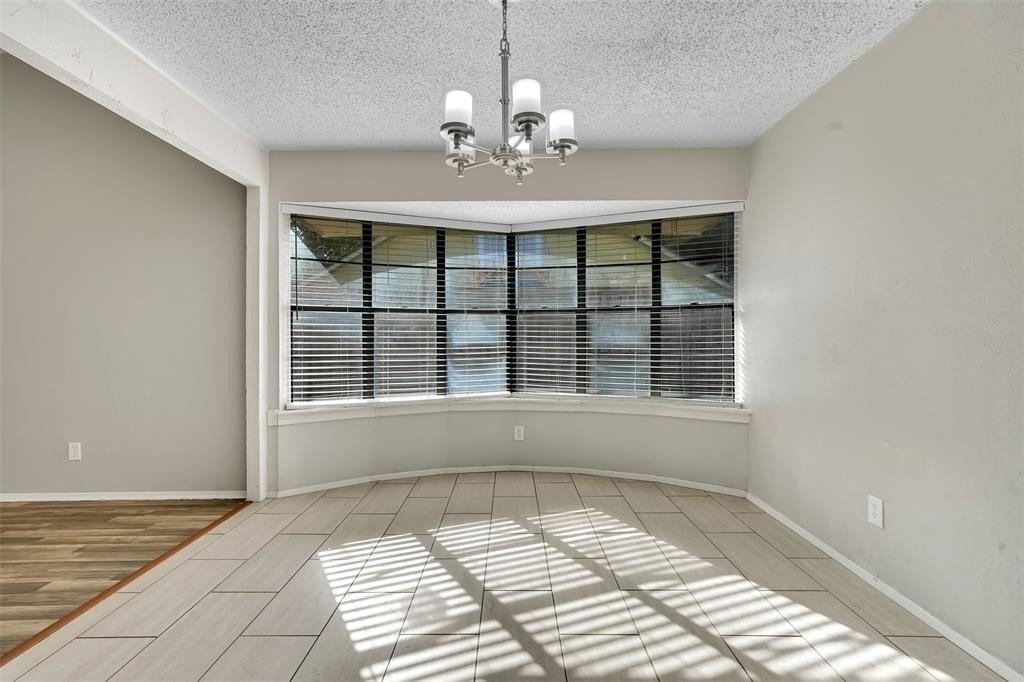 3113 Peachtree Ln - Photo 7 of 21