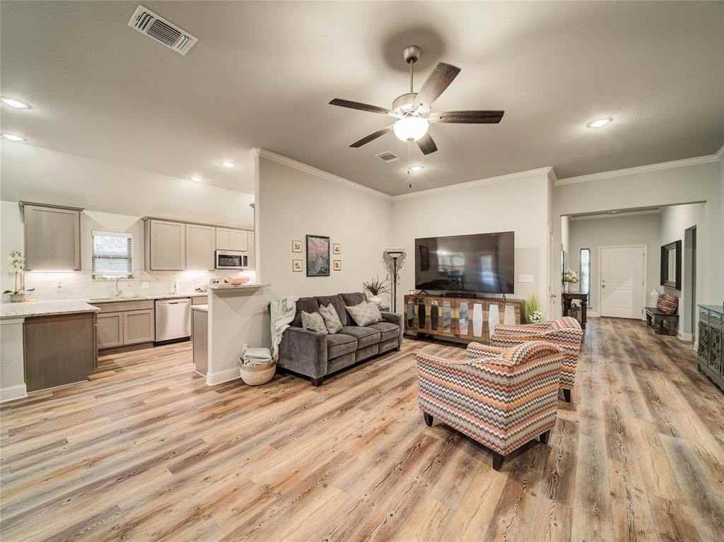 709 Nolan Dr - Photo 3 of 14