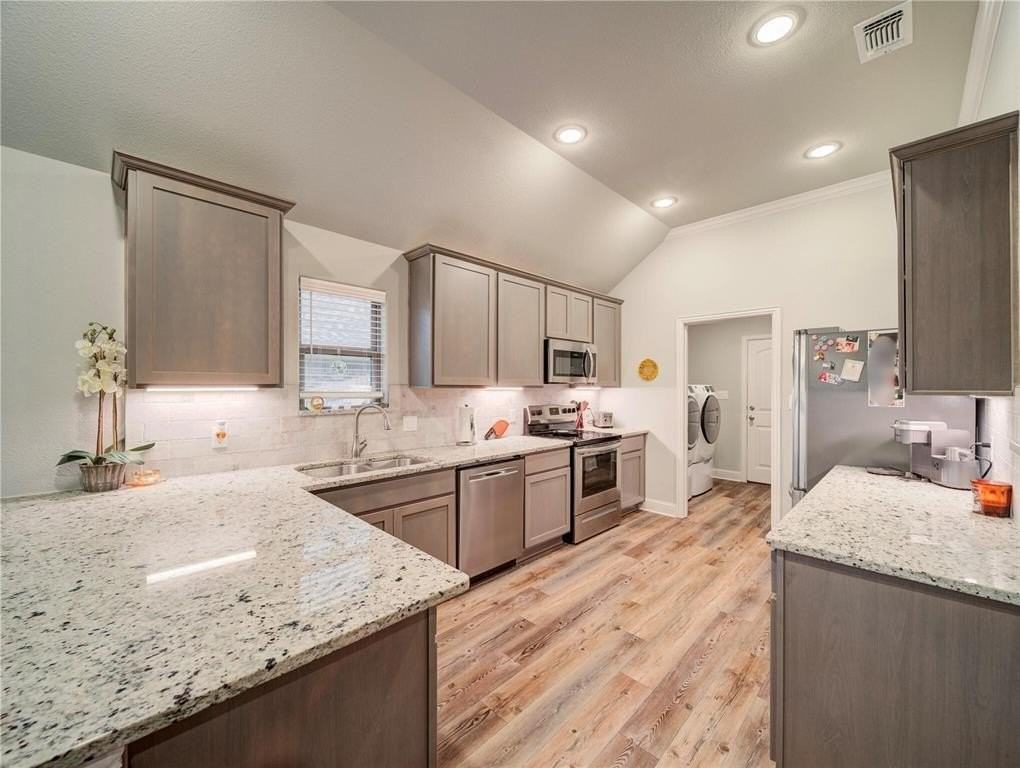 709 Nolan Dr - Photo 5 of 14