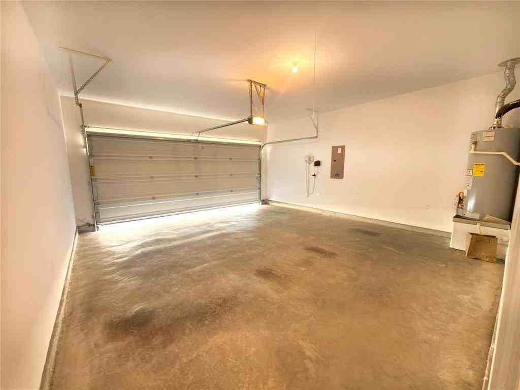 1119 Sassafras Drive - Photo 6 of 40