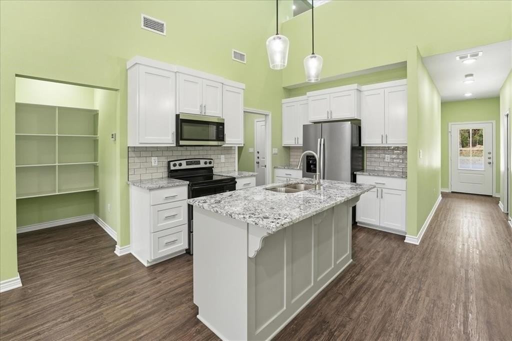 806 S Newsom St - Photo 4 of 29