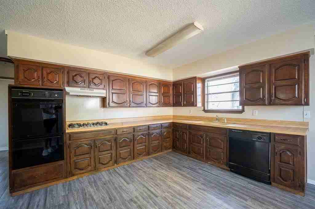 1605 Maple Dr - Photo 7 of 18