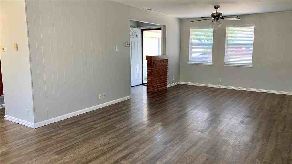 909 Memorial Dr - Photo 2 of 20