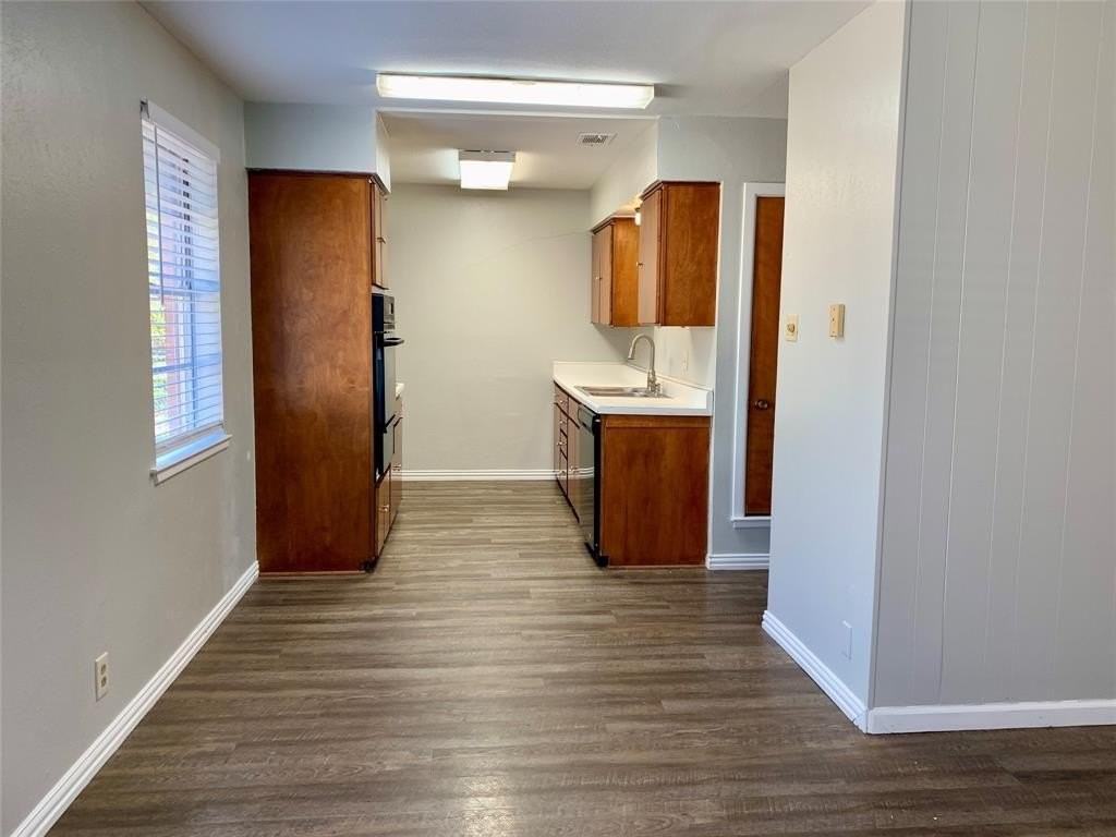 909 Memorial Dr - Photo 6 of 20