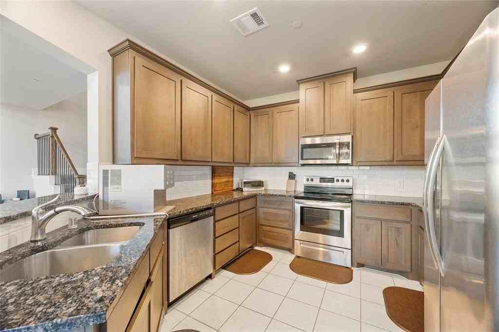 1577 Joy Dr - Photo 5 of 17