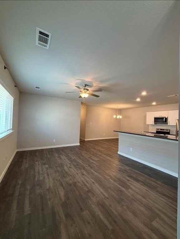 628 Blackland Dr - Photo 3 of 21