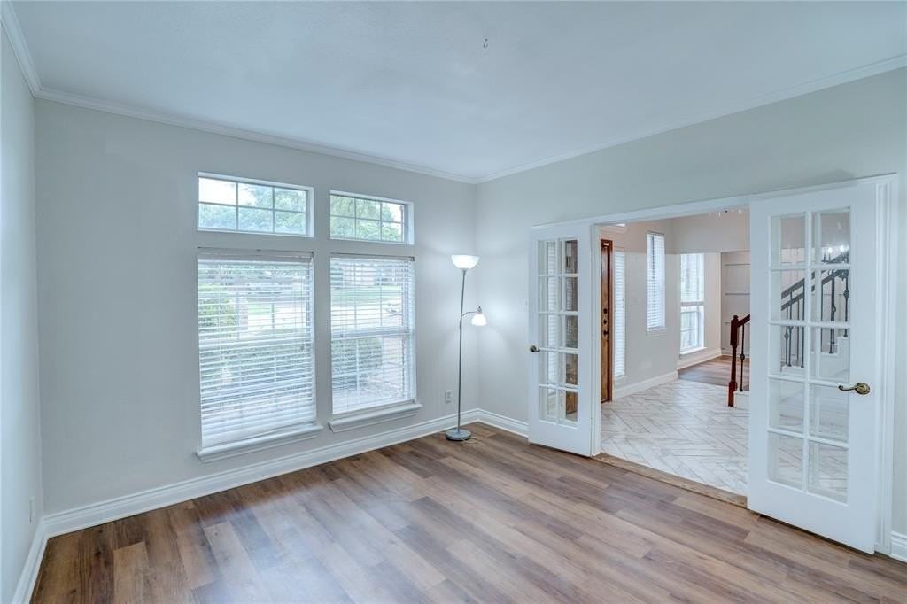 1504 De Moss Ct - Photo 3 of 29