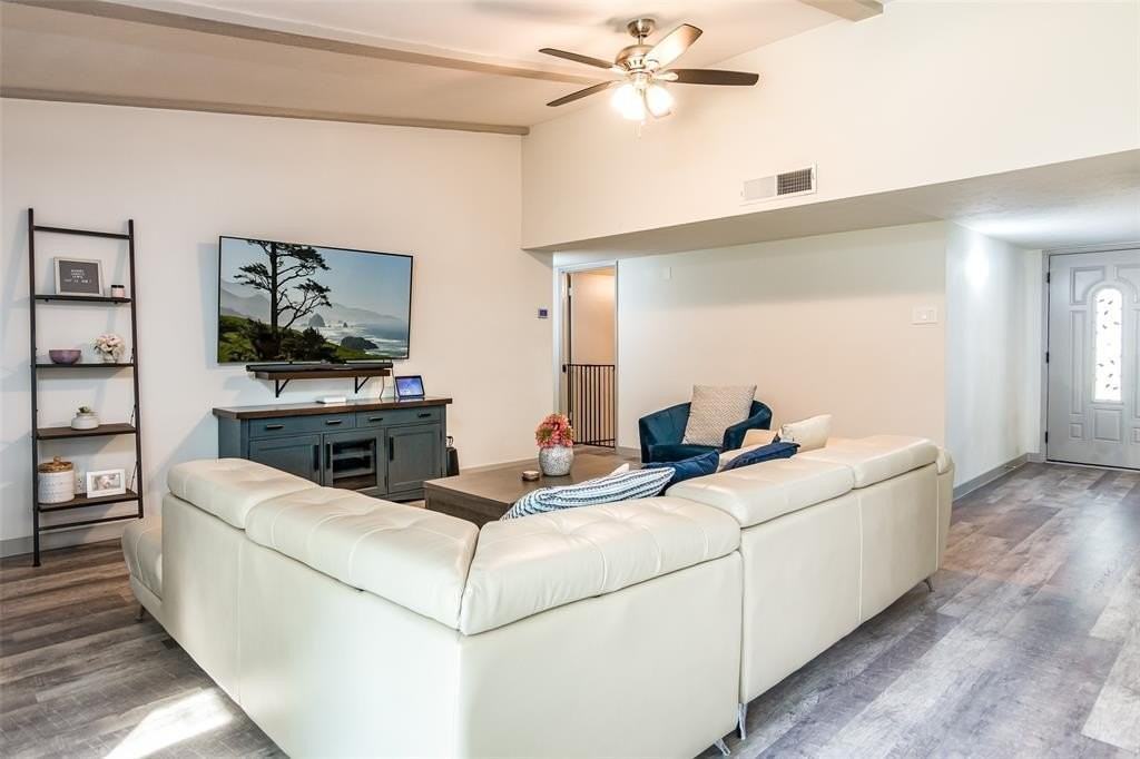 1000 Middle Cove Dr - Photo 3 of 26