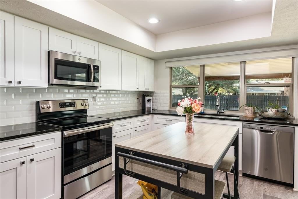 1000 Middle Cove Dr - Photo 4 of 26