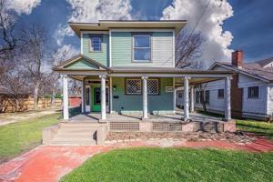 featured image of 407 East Franklin Street