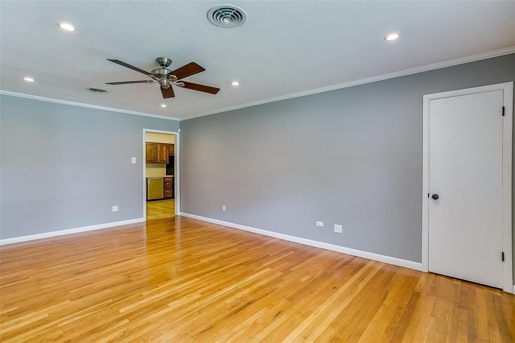 3708 Stadium Dr - Photo 4 of 22