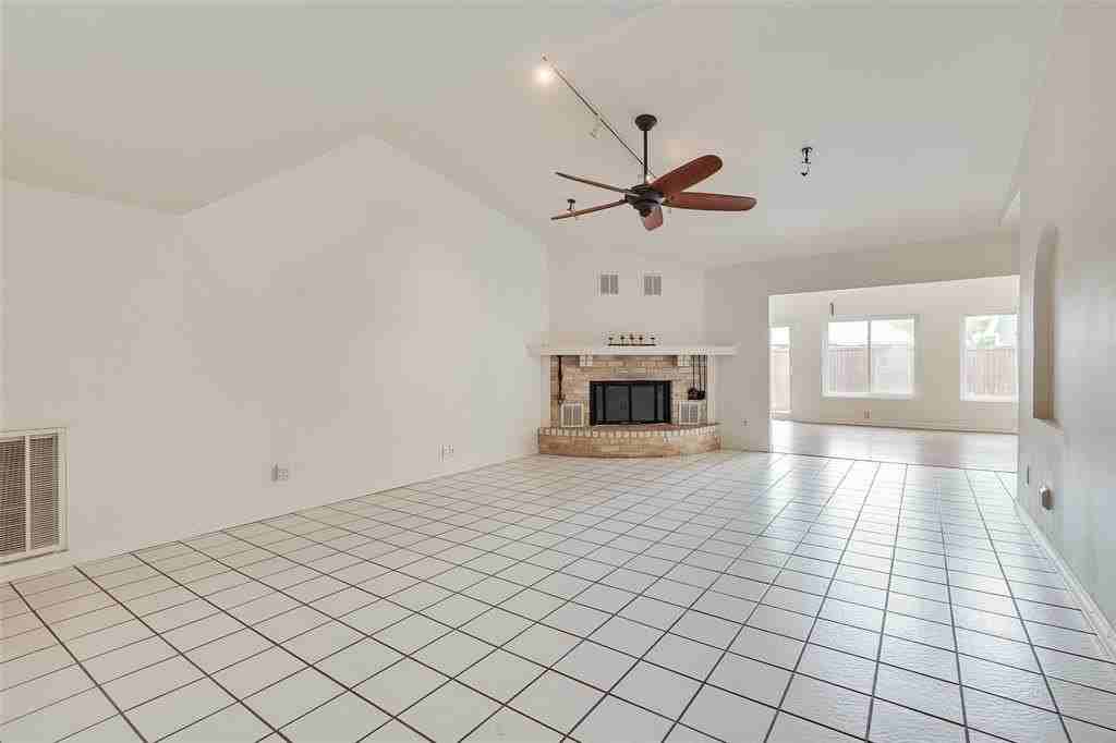 1441 Everglades Dr - Photo 5 of 30