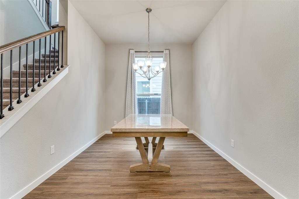 5031 Brooklet Blvd - Photo 4 of 33