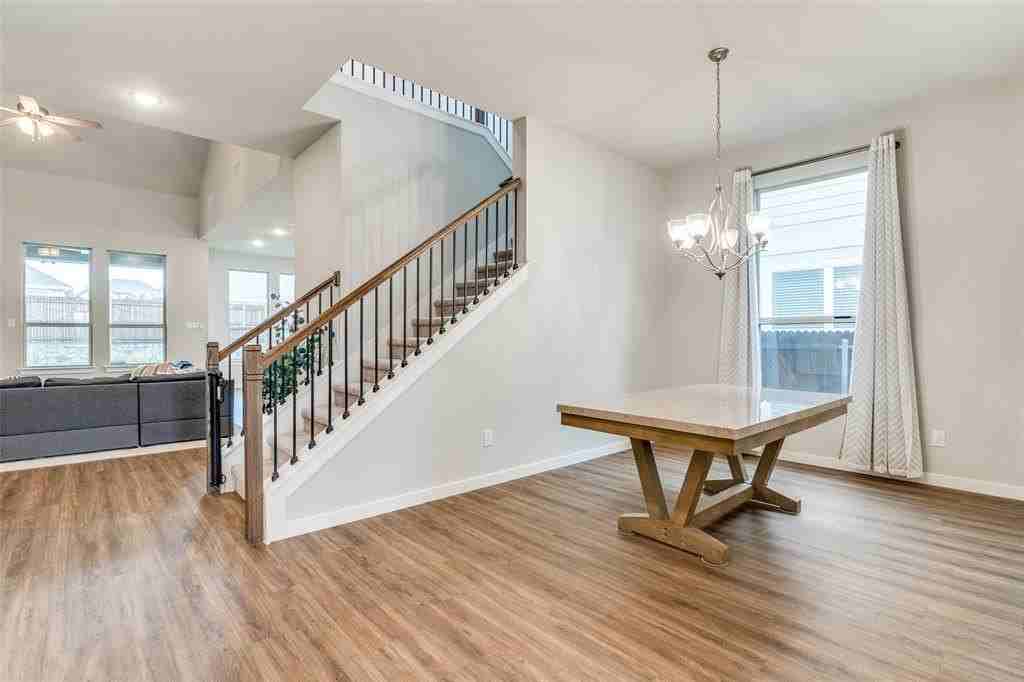 5031 Brooklet Blvd - Photo 5 of 33