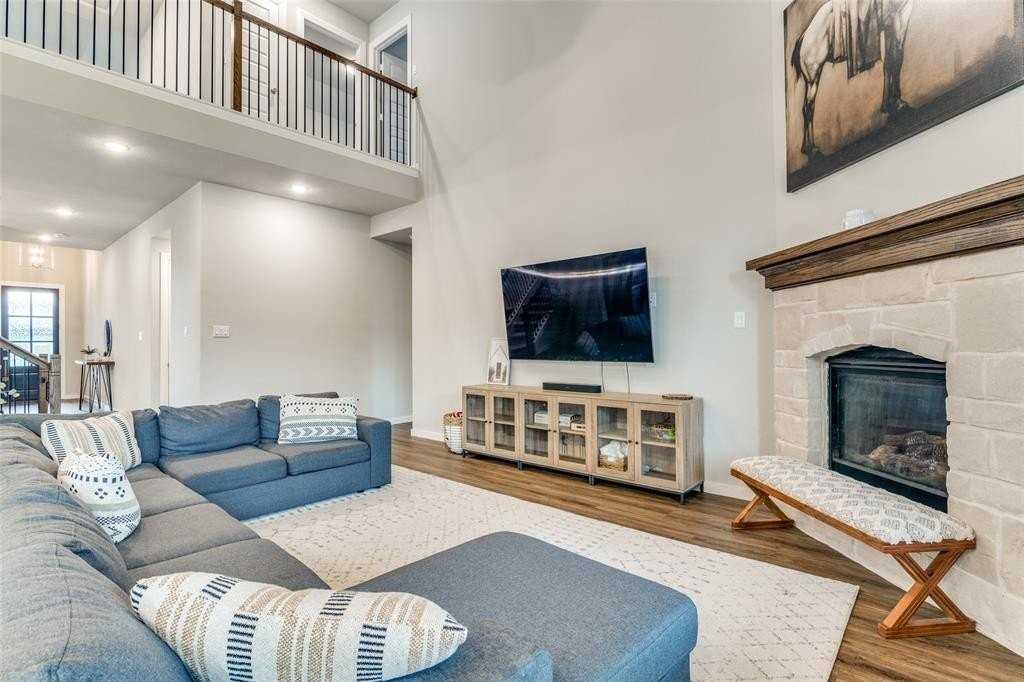 5031 Brooklet Blvd - Photo 6 of 33