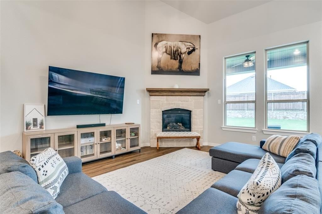 5031 Brooklet Blvd - Photo 7 of 33