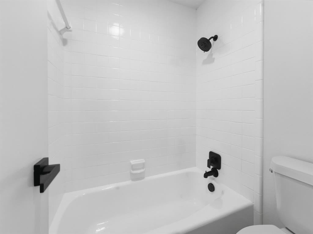 3707 Miles St #10 - Photo 5 of 16