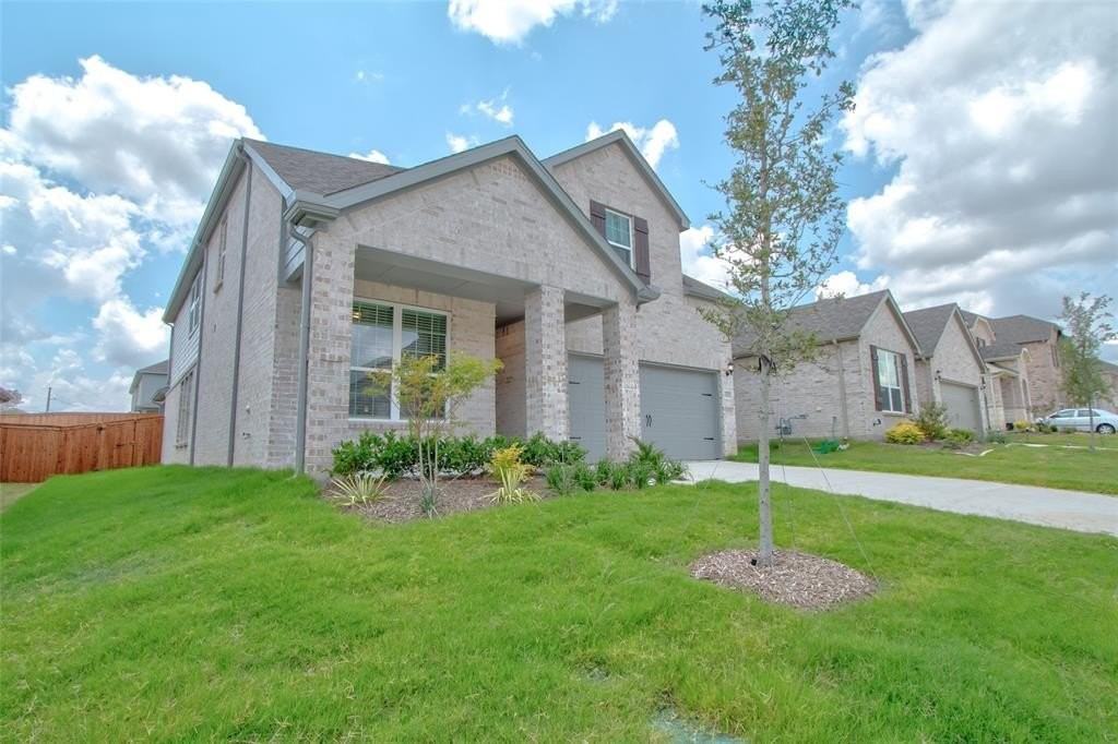 1535 Echo Bluff Dr - Photo 3 of 40