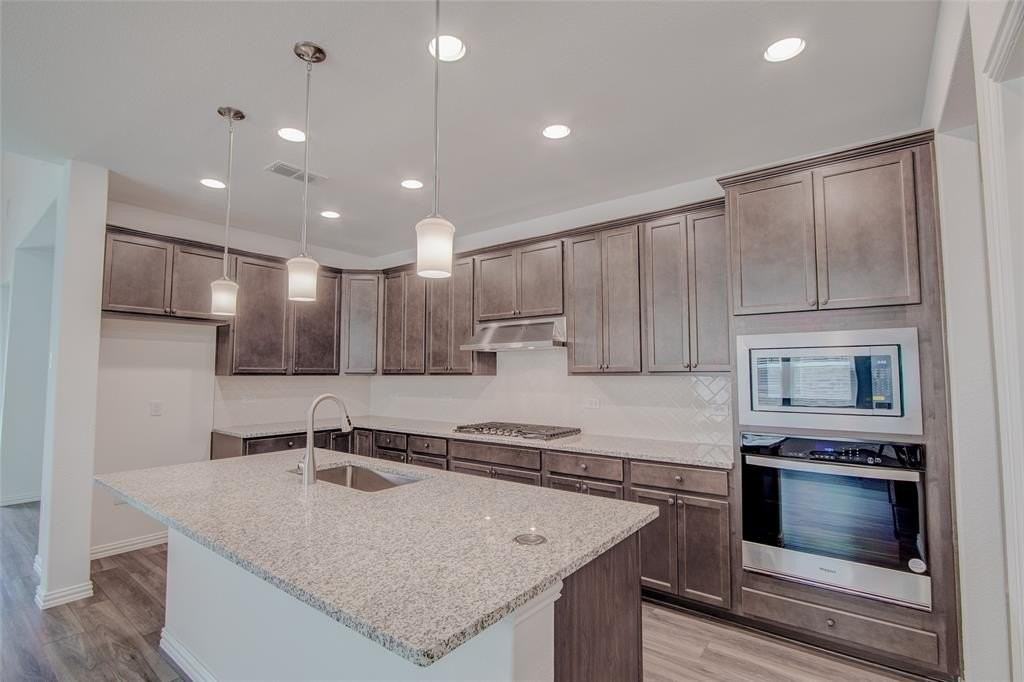 1535 Echo Bluff Dr - Photo 6 of 40