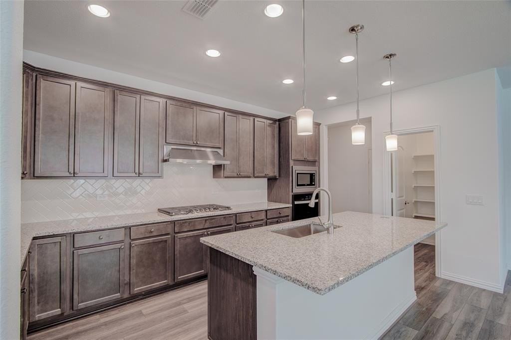 1535 Echo Bluff Dr - Photo 7 of 40