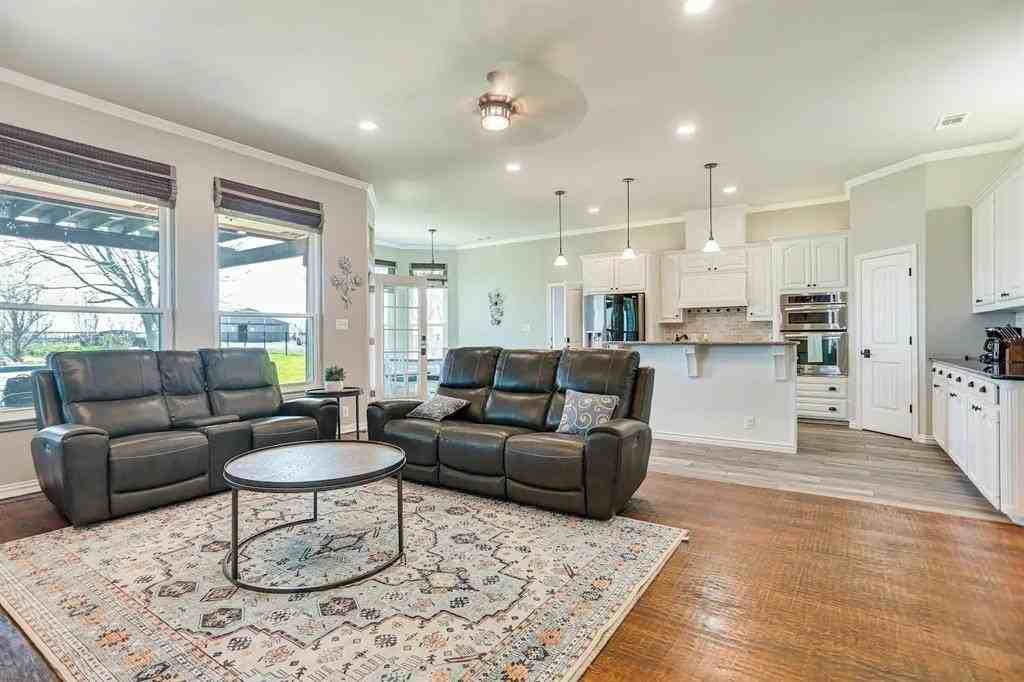 2045 Weston Rd - Photo 2 of 40