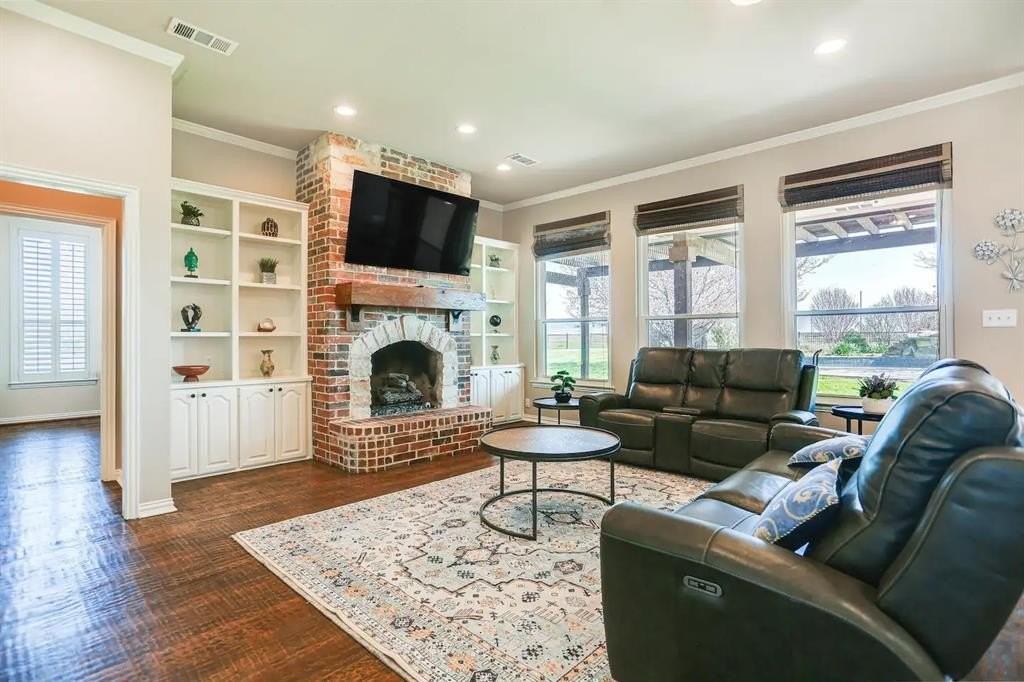 2045 Weston Rd - Photo 3 of 40