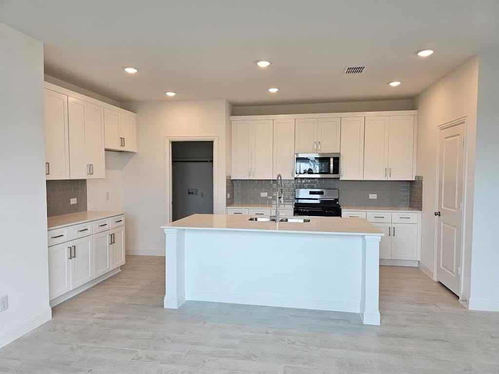 629 629 Verona Drive - Photo 3 of 29