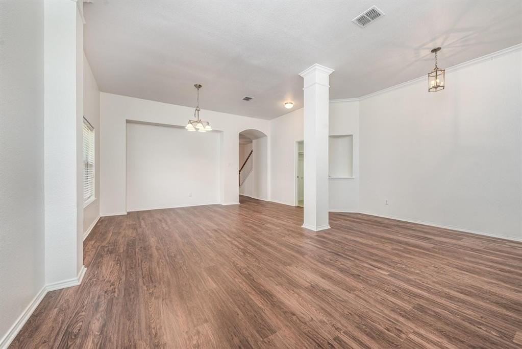 508 Maplewood Dr - Photo 3 of 11