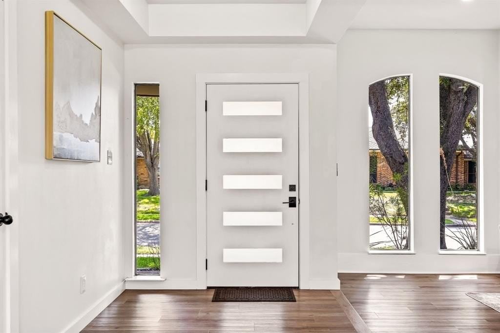 2205 Timberwood - Photo 2 of 32