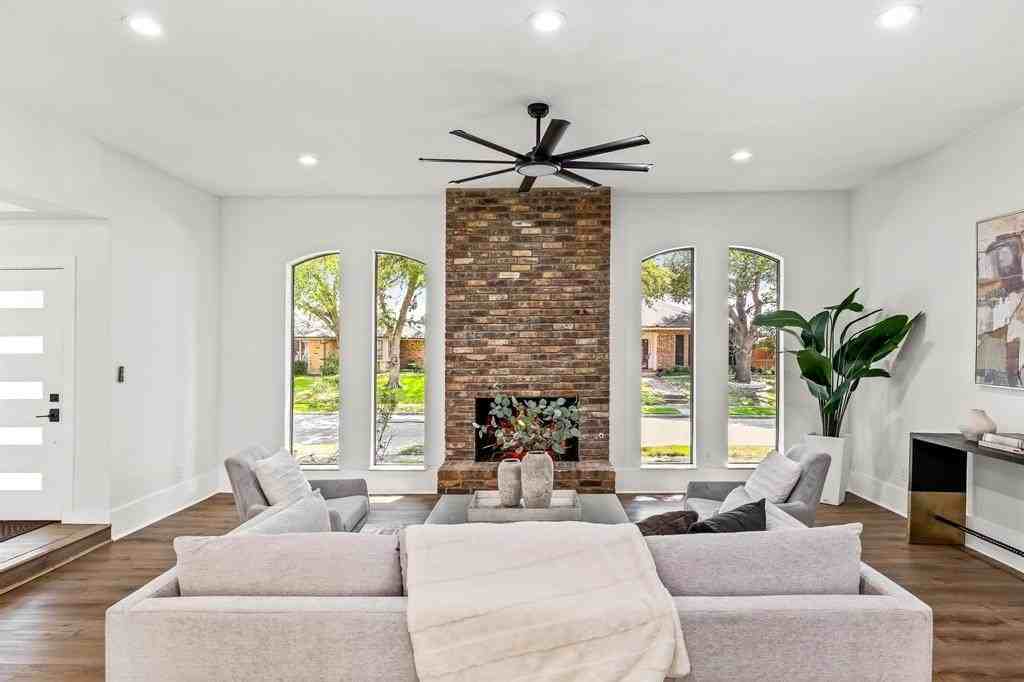 2205 Timberwood - Photo 6 of 32