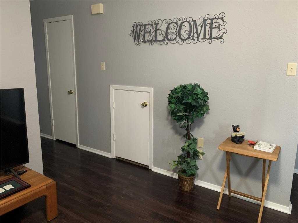 1226 Baylor Ave #101 - Photo 3 of 8