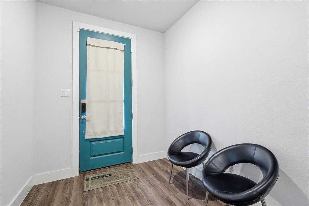 8132 Bromley Dr - Photo 4 of 16