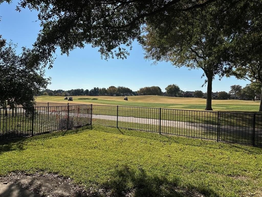5520 South Briar Ridge Circle - Photo 2 of 22