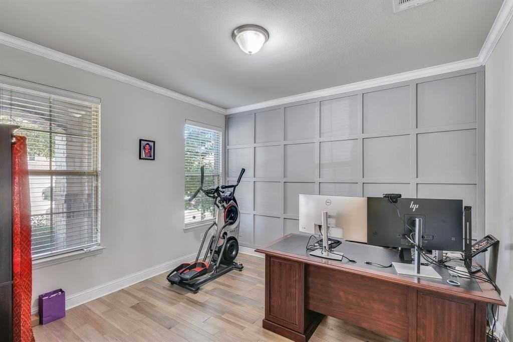 8701 Tutbury Place - Photo 3 of 33