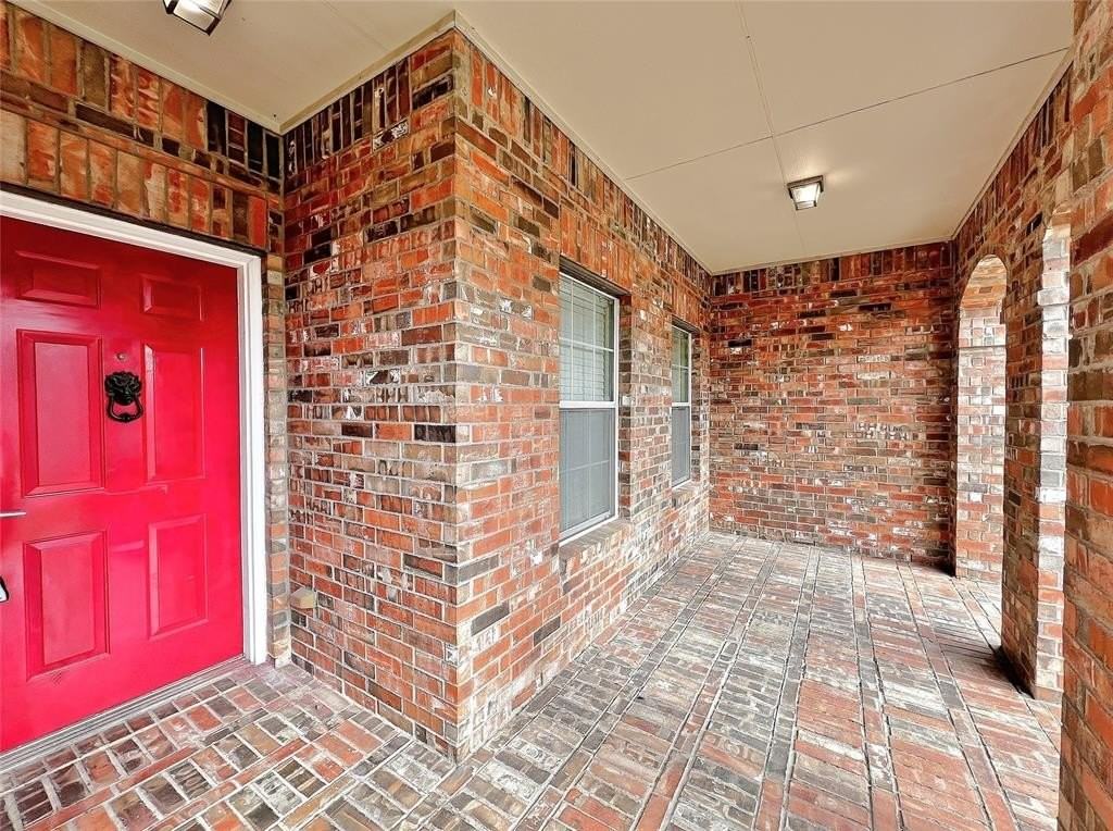 4003 Greenwood Way - Photo 2 of 24