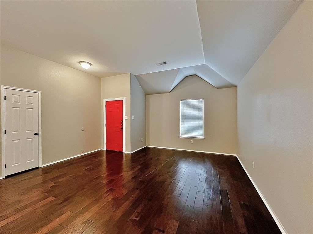 4003 Greenwood Way - Photo 4 of 24