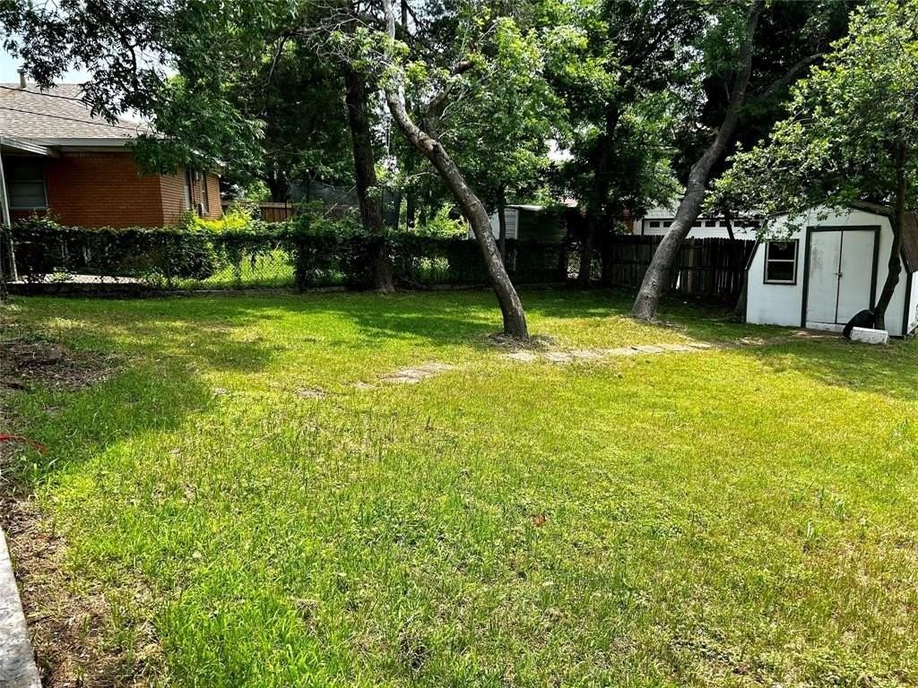 3229 Driftwood Dr - Photo 2 of 12