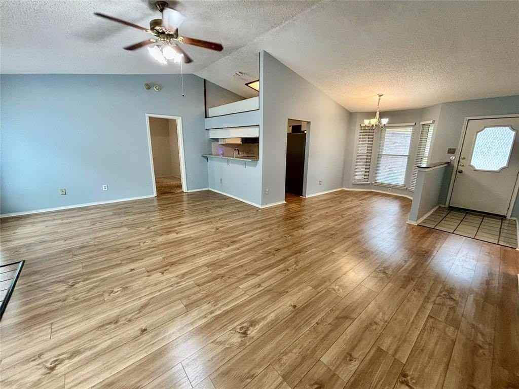 319 Iberis Dr - Photo 3 of 17