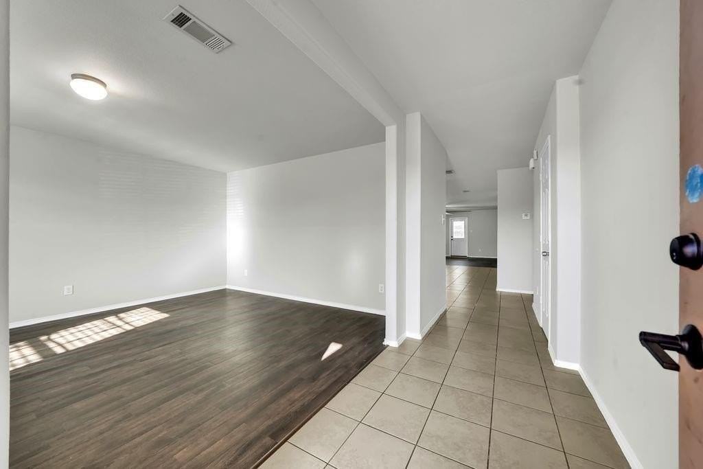 3201 Sadie Trl - Photo 5 of 27