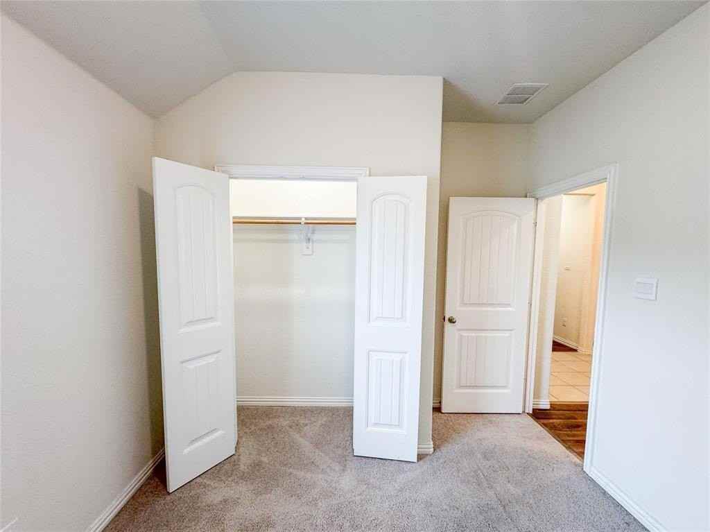 365 Paloma St - Photo 5 of 32