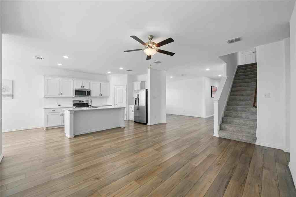 613 Chip St - Photo 4 of 37