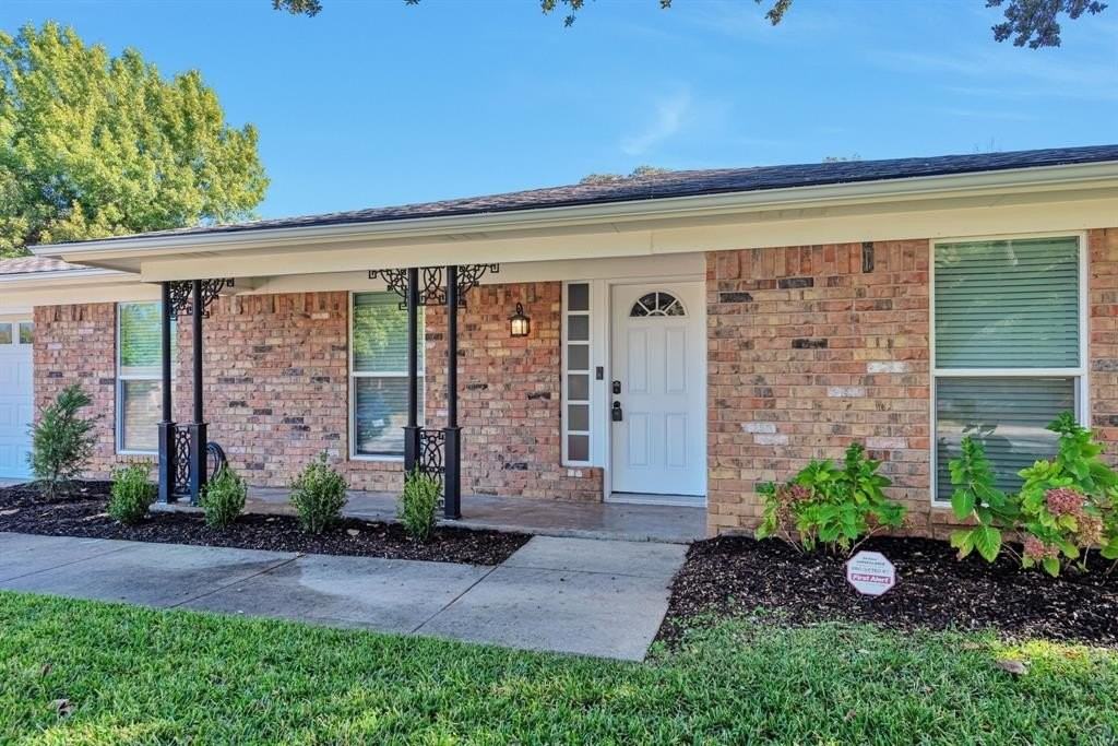 2144 Mountainview Dr - Photo 2 of 19