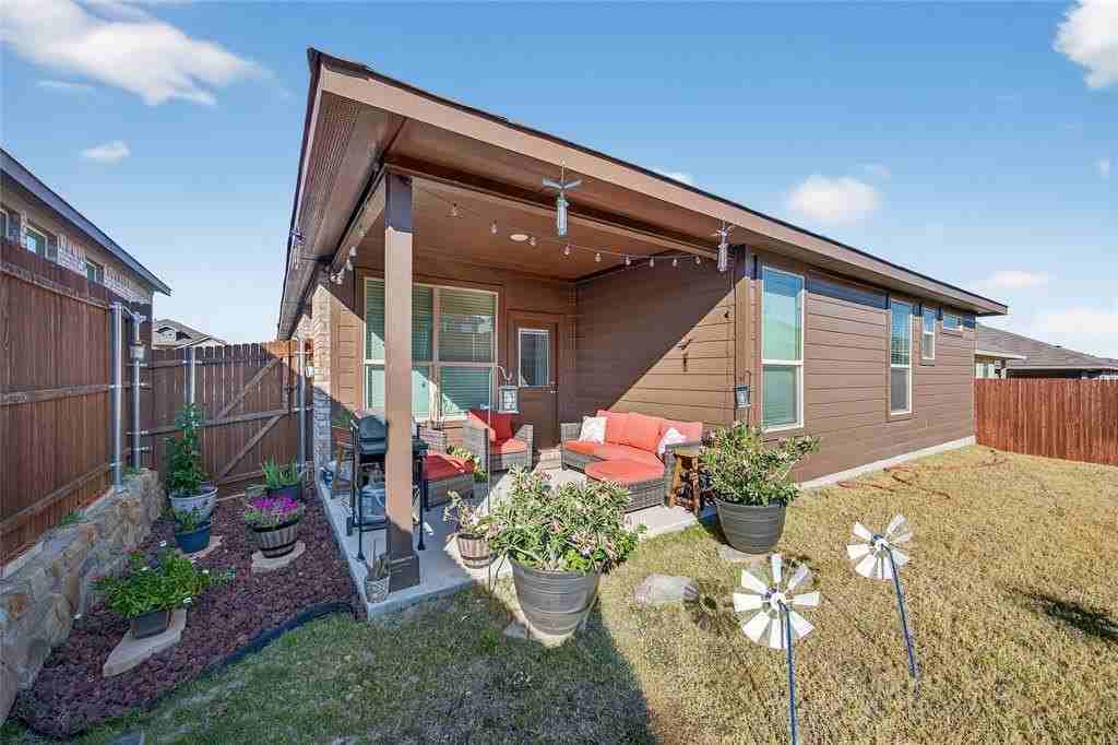 9713 Fallston Dr - Photo 2 of 18