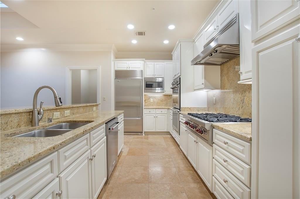 6415 Bandera Ave #2D - Photo 2 of 8