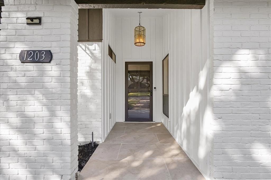 1203 Edgewood Dr - Photo 6 of 40